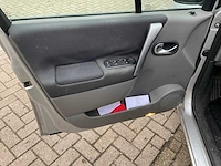 Renault scénic 05-zf-zf - afbeelding 25 van  31