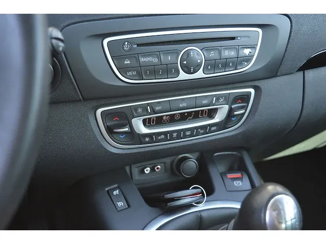 Renault scénic 1.4 tce bose | jk-985-r | 2012 | volledige historie | - afbeelding 4 van  33