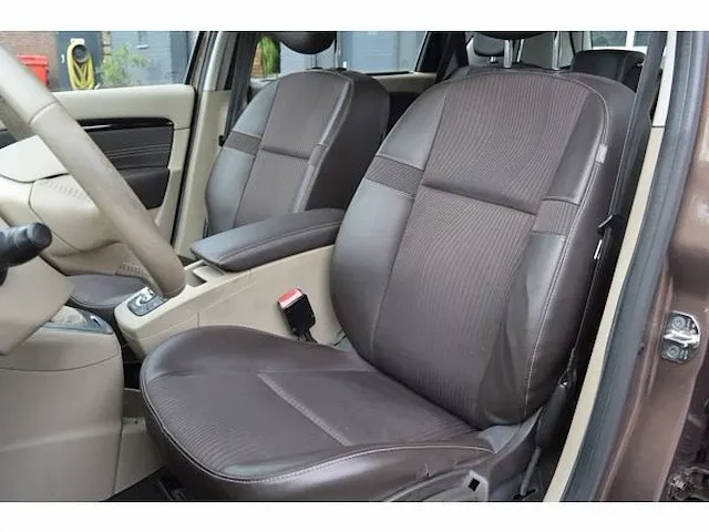 Renault scénic 1.4 tce privilege | 1-xbh-15 | 2010 | volledige historie | - afbeelding 27 van  43