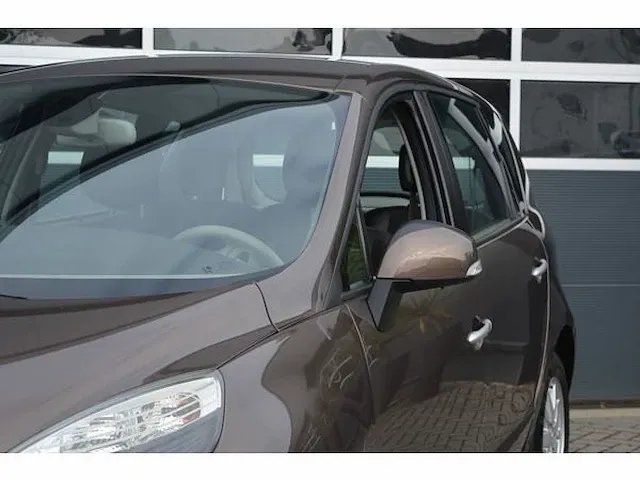 Renault scénic 1.4 tce privilege | 1-xbh-15 | 2010 | volledige historie | - afbeelding 34 van  43