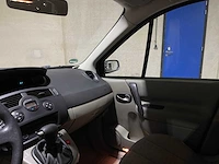 Renault scénic 1.6-16v dynamic comfort 111pk 2005, 28-sf-kn - afbeelding 11 van  39