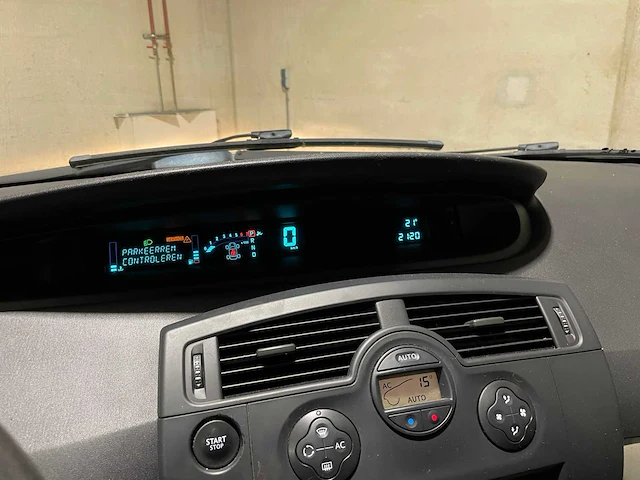 Renault scénic 1.6-16v dynamic comfort 111pk 2005, 28-sf-kn - afbeelding 18 van  39