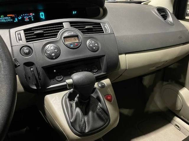 Renault scénic 1.6-16v dynamic comfort 111pk 2005, 28-sf-kn - afbeelding 19 van  39