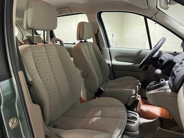 Renault scénic 1.6-16v dynamic comfort 111pk 2005, 28-sf-kn - afbeelding 30 van  39