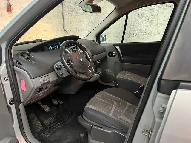 Renault scénic 1.6-16v expr. basis 113pk 2004, 20-pr-dk - afbeelding 7 van  30