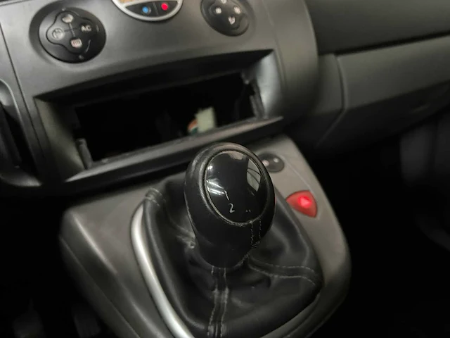 Renault scénic 1.6-16v expr. basis 113pk 2004, 20-pr-dk - afbeelding 16 van  30