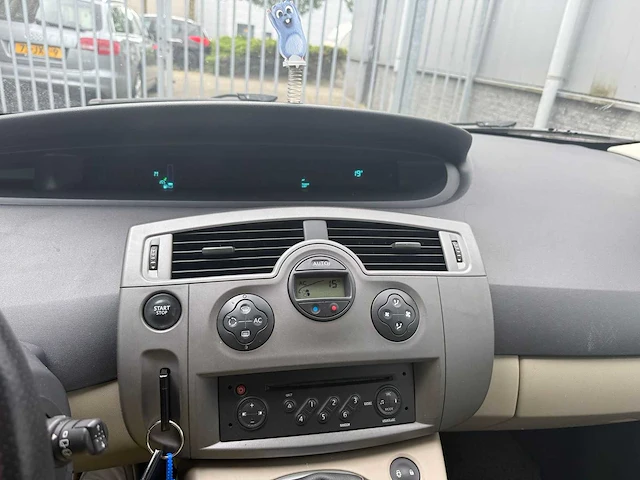 Renault scénic 1.6-16v priv. comf , 22-tx-pt - afbeelding 6 van  22