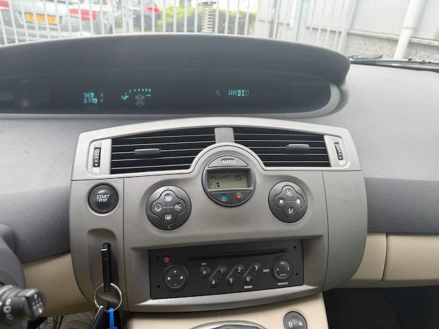 Renault scénic 1.6-16v priv. comf , 22-tx-pt - afbeelding 8 van  22