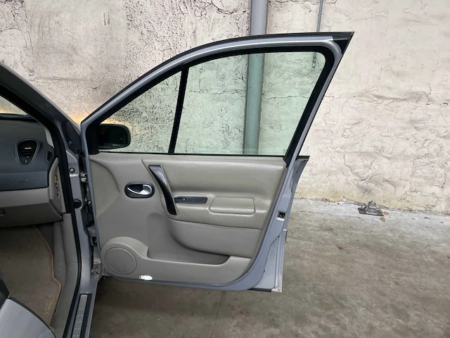 Renault scénic 1.6-16v priv.luxe 113pk 2004, 97-ntg-1 - afbeelding 26 van  38