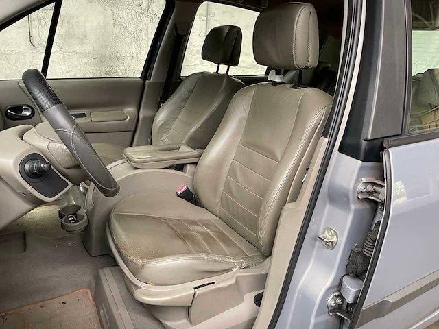 Renault scénic 1.6-16v priv.luxe 113pk 2004, 97-ntg-1 - afbeelding 27 van  38