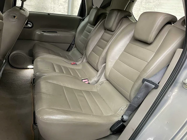 Renault scénic 1.6-16v priv.luxe 113pk 2004, 97-ntg-1 - afbeelding 28 van  38