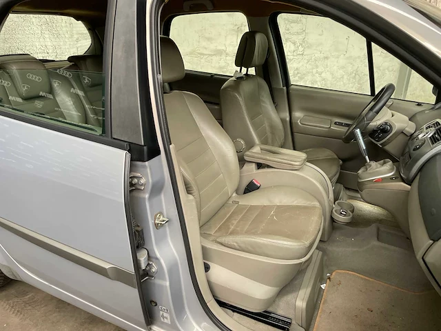 Renault scénic 1.6-16v priv.luxe 113pk 2004, 97-ntg-1 - afbeelding 29 van  38