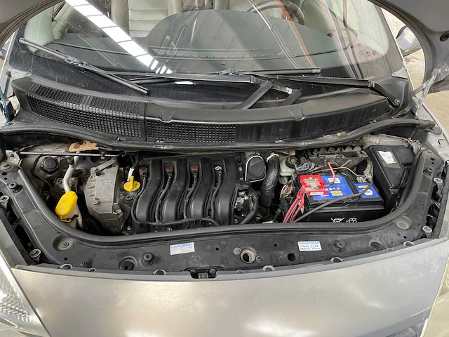 Renault scénic 1.6-16v priv.luxe 113pk 2004, 97-ntg-1 - afbeelding 31 van  38
