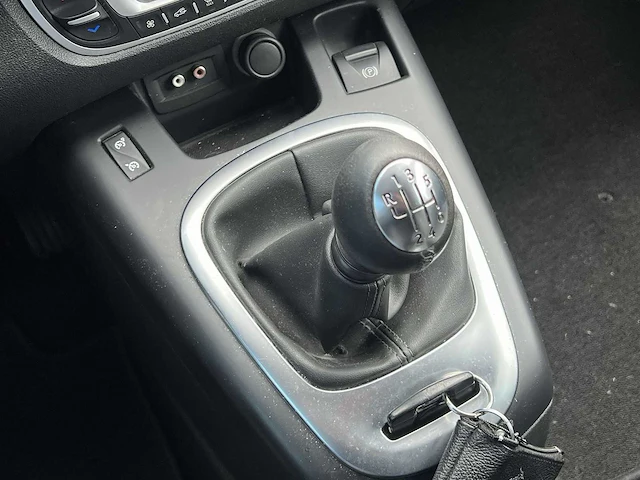 Renault scénic 1.6 dci parisiènne 2011 | 76-rlg-4 - afbeelding 17 van  31