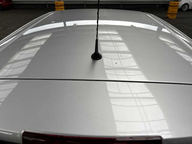 Renault scénic 2.0-16v dynamique 2007 | 21-xj-tj - afbeelding 12 van  19