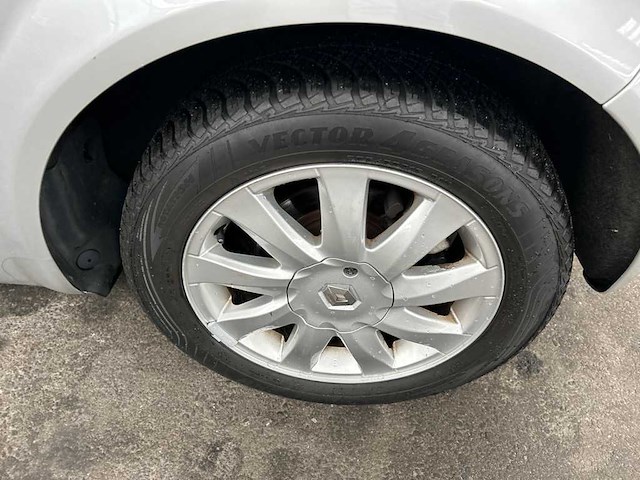 Renault scénic 2.0-16v dynamique 2007 | 21-xj-tj - afbeelding 5 van  19