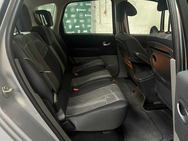 Renault scénic 2.0-16v tech line 135pk 2005 (origineel-nl), 06-rz-vr - afbeelding 29 van  31