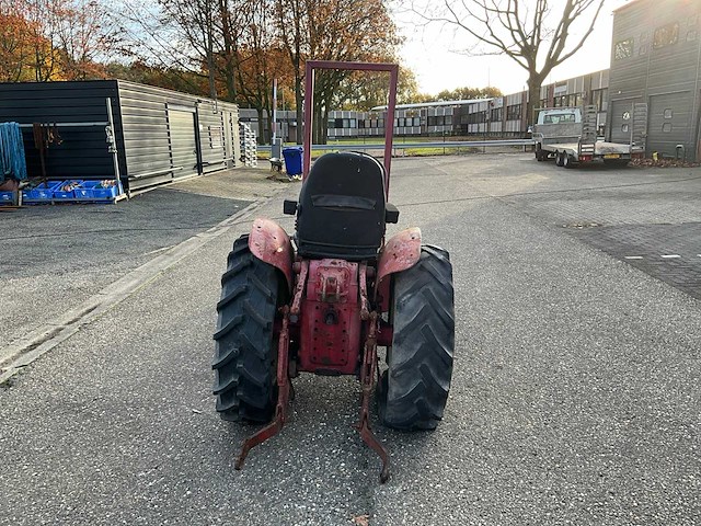 Renault super 7 smalspoor oldtimer tractor - afbeelding 12 van  17