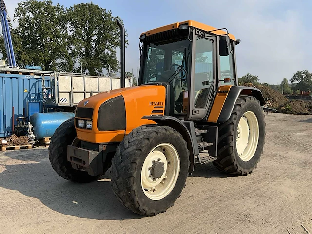 Renault temis 550x vierwielaangedreven landbouwtractor - afbeelding 1 van  27