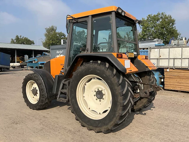 Renault temis 550x vierwielaangedreven landbouwtractor - afbeelding 22 van  27