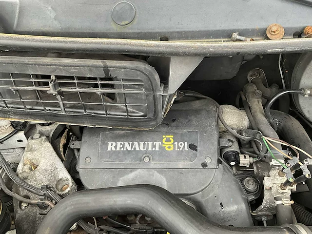 Renault traffic 1.9 dci bedrijfswagen - afbeelding 21 van  31