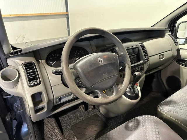 Renault trafic 2.5 dci t29 l2h1 automaat dubbel cabine 89-vfk-7 - afbeelding 2 van  18