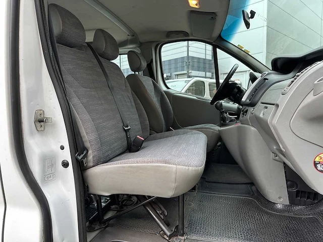 Renault trafic passenger 2.0 dci t27 expression eco 90pk 2012, 1-zbv-10 - afbeelding 24 van  32