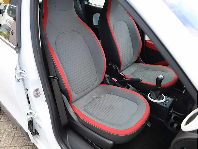 Renault twingo 1.0 sce authentique 2015, jdp-04-n - afbeelding 9 van  26