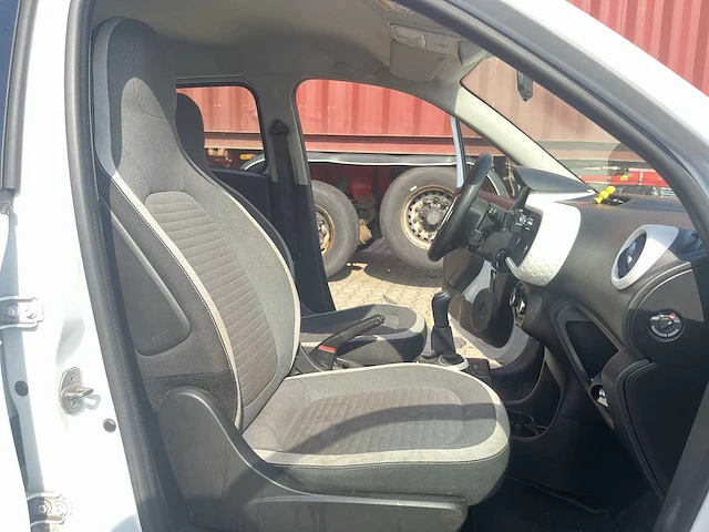 Renault twingo 1.0 sce collection 2017 | nr-119-b - afbeelding 20 van  23