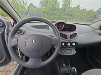 Renault twingo 1.2-16v authentique car 2010 | 82-ltg-1 - afbeelding 4 van  22