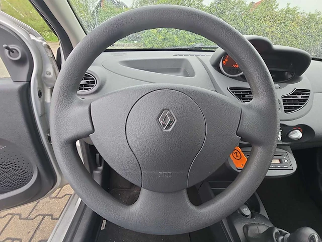 Renault twingo 1.2-16v authentique car 2010 | 82-ltg-1 - afbeelding 5 van  22