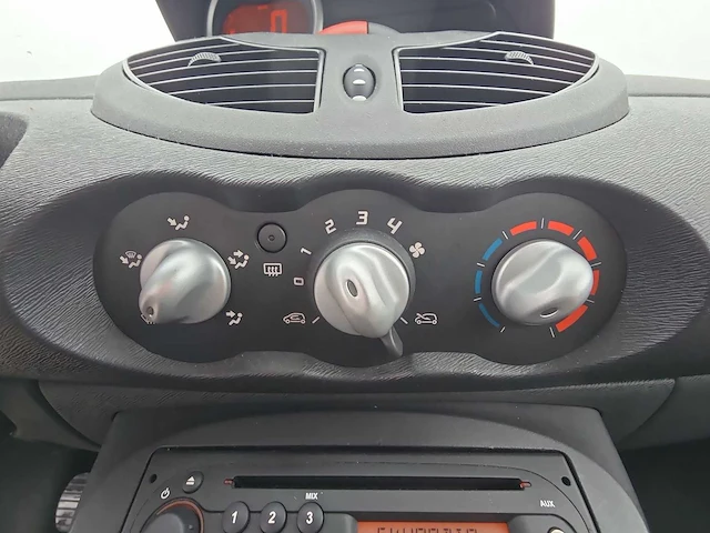Renault twingo 1.2-16v authentique car 2010 | 82-ltg-1 - afbeelding 8 van  22