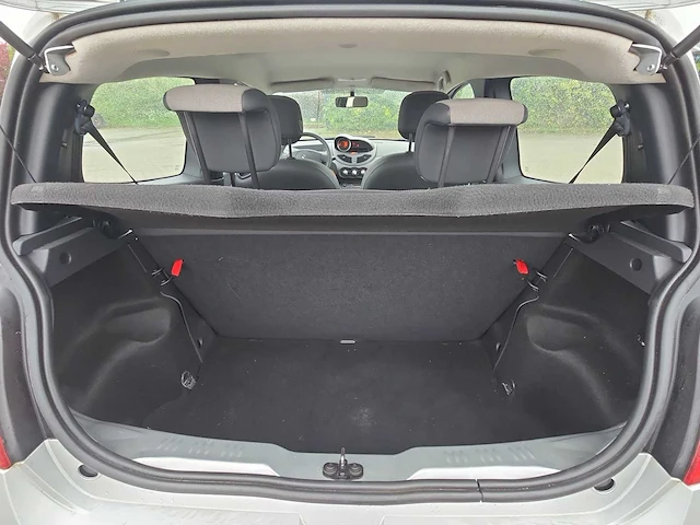 Renault twingo 1.2-16v authentique car 2010 | 82-ltg-1 - afbeelding 10 van  22
