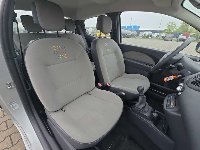 Renault twingo 1.2-16v authentique car 2010 | 82-ltg-1 - afbeelding 14 van  22
