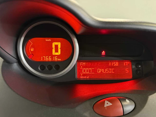 Renault twingo 1.2-16v collection, 88-skk-8 - afbeelding 11 van  12