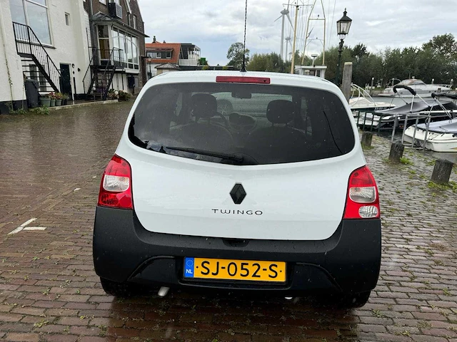 Renault twingo 1.2-16v dynamique 2x pano dak sportvelgen sj-052-s - afbeelding 7 van  24