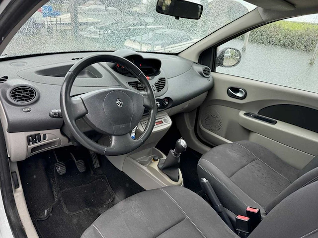 Renault twingo 1.2-16v dynamique 2x pano dak sportvelgen sj-052-s - afbeelding 9 van  24
