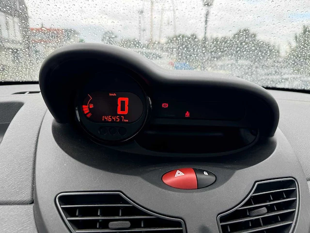Renault twingo 1.2-16v dynamique 2x pano dak sportvelgen sj-052-s - afbeelding 14 van  24