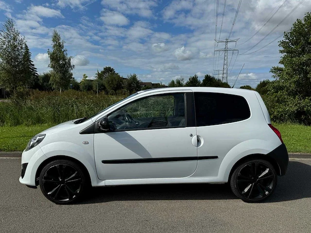 Renault twingo 1.2-16v dynamique 2x pano dak sportvelgen sj-052-s - afbeelding 19 van  24