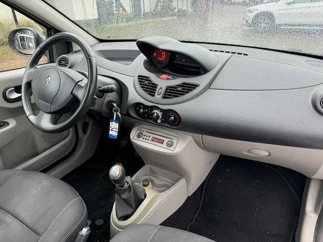 Renault twingo 1.2-16v dynamique 2x pano dak sportvelgen sj-052-s - afbeelding 23 van  24