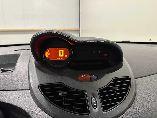 Renault twingo 1.2-16v dynamique 50-njv-5 - afbeelding 7 van  18