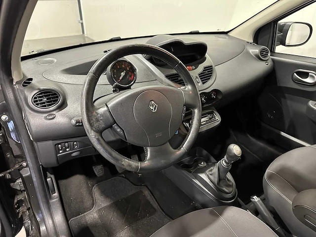 Renault twingo 1.2-16v dynamique 50-njv-5 - afbeelding 18 van  18