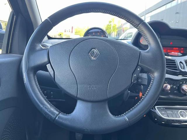 Renault twingo 1.2-16v miss sixty car 2011 | 90-slb-5 - afbeelding 5 van  21