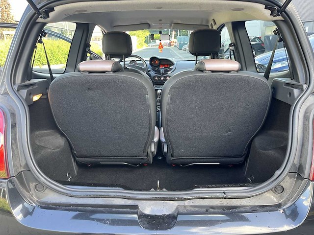 Renault twingo 1.2-16v miss sixty car 2011 | 90-slb-5 - afbeelding 18 van  21