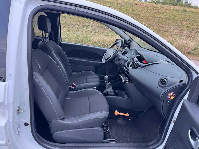 Renault twingo 1.2 16v night & day, 76000 km 1e eigenaar 35-spx-1 - afbeelding 2 van  24
