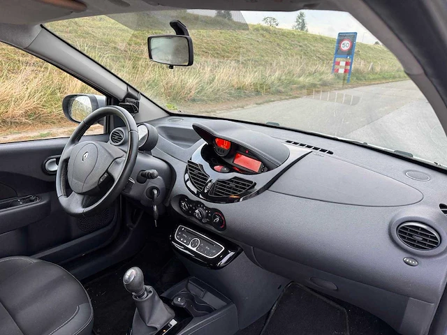 Renault twingo 1.2 16v night & day, 76000 km 1e eigenaar 35-spx-1 - afbeelding 3 van  24