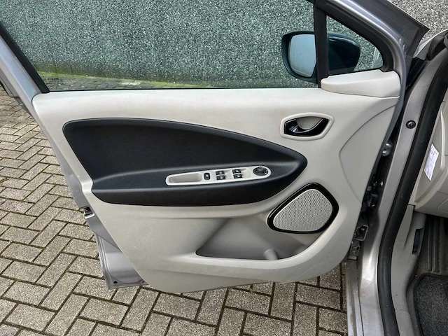 Renault zoe q210 zen quickcharge 22 kwh 88pk 2013, rg-303-s - afbeelding 32 van  52