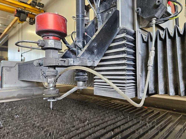Resato - 2021 - acm 2040 - 1 - waterstraalsnijmachine - afbeelding 6 van  25
