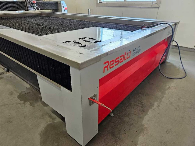 Resato - 2021 - acm 2040 - 1 - waterstraalsnijmachine - afbeelding 8 van  25