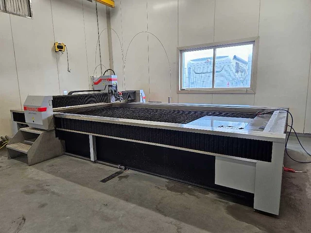 Resato - 2021 - acm 2040 - 1 - waterstraalsnijmachine - afbeelding 24 van  25